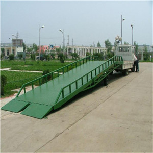 移動(dòng)式登車橋